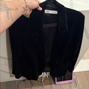Zara Women's Elegant Black Blazer